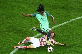 Emre Mor en iyi 5 oyuncu arasında! 18 renato