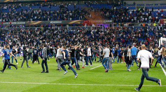 Lyon - Beşiktaş Maçında Yaşananlara İlişkin UEFA'dan Karar 2 Lyon - Beşiktaş Maçı Olayları