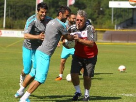 a milli takim hollanda kamp futbolistan e1306776553982