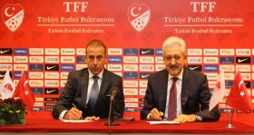 Abdullah Avcı Resmen Milli Takımın Başında Futbolistan abdullah avci resmen milli takimin basinda futbolistan1