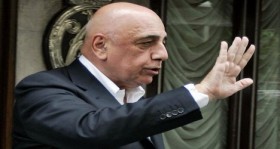 ac-milan-da-sok-ayrilik-asbaskan-adriano-galliani-gorevini-birakiyor-futbolistan