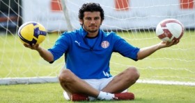 akhisar-belediyespor-kerim-zengin-i-renklerine-bagladi-futbolistan