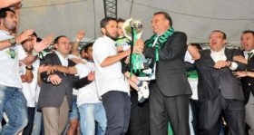 akhisarspor kupasina kavustu futbolistan