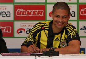 alex sozlesmesini 2 yil uzatti futbolistan