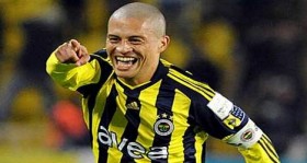 alex tek forvet oynamaktan sikayetci futbolistan