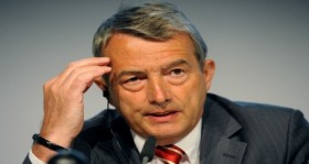 alman futbol federasyonu baskani wolfgang niersbach oldu futbolistan