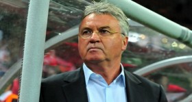 anzhi de hiddink in tahti sallaniyor futbolistan