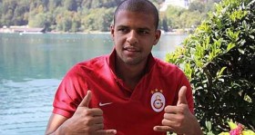 arda turan in 10 numarali formasi felipe melo ya verildi futbolistan