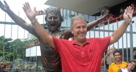 arthur-zico-nun-heykeli-dikildi-futbolistan