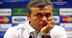 aykut-kocaman-resmen-gitti-futbolistan