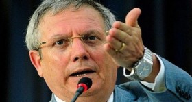 Aziz Yıldırım; Bizim çilekle, böcekle işimiz yok!.. 2 aziz-yildirim-bizim-cilekle-bocekle-isimiz-yok-futbolistan