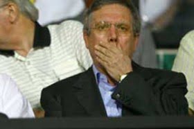 Aziz Yıldırım şaşkınlığını sitem ederek ifade ediyor