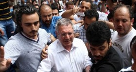 aziz yildirimdan duygu yuklu mektup futbolistan e1311266283172