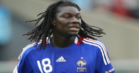 Bafetimbi Gomis Tecavüz Suçlamasından Gözaltına Alındı Futbolistan bafetimbi gomis tecavuz suclamasindan gozaltina alindi futbolistan