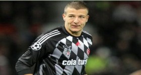 batuhan karadeniz besiktas ta futbolistan
