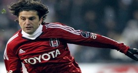 besiktas-a-galatasaray-derbisi-once-bir-sok-daha-ugur-boral-sezonu-kapatti-futbolistan