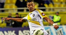 Beşiktaş Bucasporlu Emre'yi Renklerine Bağladı Futbolistan besiktas bucaspor lu emre gural i renklerine bagladi futbolistan