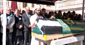 besiktas-in-efsane-futbolcularindan-ali-ihsan-karayigit-topraga-verildi-futbolistan