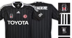 besiktas in siyah formalari satisa cikti futbolistan