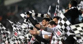 besiktas-li-taraftarlardan-fikret-orman-istifa-yuruyusu-futbolistan