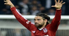 besiktas-olcay-sahan-in-sozlesmesini-2018-e-kadar-uzatti-futbolistan