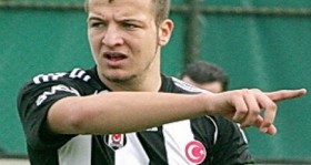 besiktas-ta-batuhan-karadeniz-in-bileti-kesildi-futbolistan