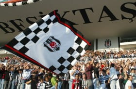 besiktas taraftar1 e1300986808843