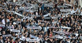 besiktas yonetimi nden taraftara once uyari sonra jest futbolistan