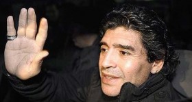 bolivya dan maradona ya demokrasi nisani futbolistan e1312896523988