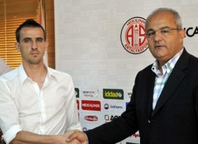 bulgar oyuncu veselin minev antalyaspora imza atti futbolistan e1306762662440