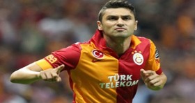 burak-yilmaz-bes-yil-daha-galatasaray-da-futbolistan