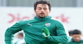 bursaspor da ozan ipek kadro disi birakildi futbolistan