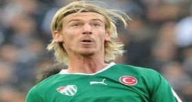 bursaspor-serdar-aziz-in-sozlesmesini-iki-yil-daha-uzatti-futbolistan