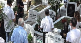 buyuk kaptan vedat okyar anildi futbolistan