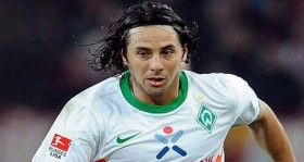 Claudio Pizarro Rakibine Tokat Attı İki Maç Ceza Aldı Futbolistan claudio pizarro rakibine tokat atti iki mac ceza aldi futbolistan