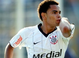 corinthiansli dentinho shakhtar donetskte futbolistan e1306156845784