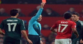 cuneyt-cakir-sessizligini-bozdu-futbolistan