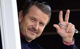 cuneyt tanman dan emre ye destek futbolistan e1313149185316