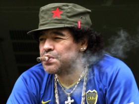 diego maradona dubaide futbolistan e1305548623766