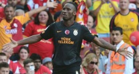 Drogba golleri attı, Londra karıştı!.. 2 drogba-golleri-atti-londra-karisti-futbolistan
