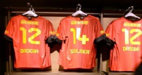 drogba-ve-sneijder-formalari-yok-satiyor-futbolistan