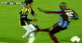 Emre Belözoğlu Anayasa Mahkemesi'ne başvurdu!.. 2 emre-belozoglu-anayasa-mahkemesi-ne-basvurdu-futbolistan