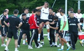 ersan gulum 6 ay sahalardan uzak kalacak futbolistan e1309873146731