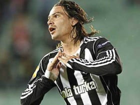 ersan gulum besiktas futbolistan