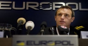 europol-baskani-rob-wainwright-15-farkli-ulkede-380-macta-sike-yapilmis-futbolistan