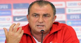 fatih-terim-sonunda-patladi-sabrimin-da-bir-siniri-var-bakiyorum-s-o-s-vermeye-basladi-futbolistan