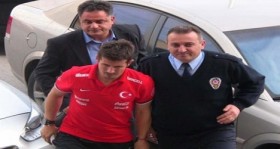 fenerbahce-li-emre-belozoglu-na-hileli-satis-sorgusu-futbolistan