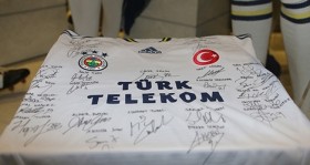 fenerbahce-nin-sampiyonluk-forması-muze-de-futbolistan