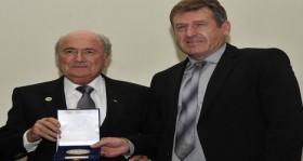 FIFA Başkanı Blatter; Futbolla Kıbrıs'ı, İsrail'le Filistin'i birleştireceğiz 2 fifa-baskani-blatter-futbolla-kibrisi-israil-le-filistin-i-birlestirecegiz-futbolistan