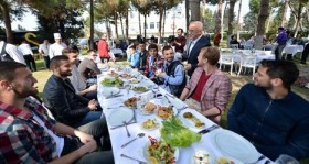 galatasaray-da-barbeku-partisi-futbolistan